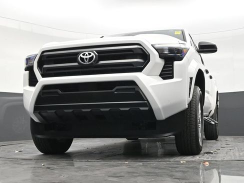 Used 2024 Toyota Tacoma SR RWD image 27