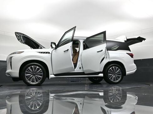 New 2026 INFINITI QX80 Luxe image 41