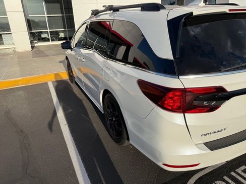 Used 2023 Honda Odyssey Sport image 9