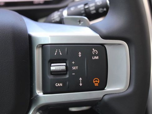 Certified 2025 Land Rover Discovery Dynamic SE image 19