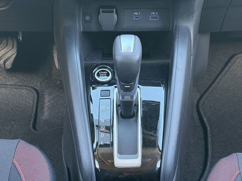 New 2025 Nissan Versa SR w/ Trunk Package FWD image 31