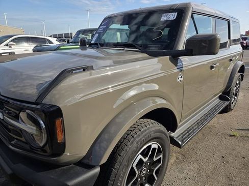Certified 2025 Ford Bronco Outer Banks AWD/4WD image 4