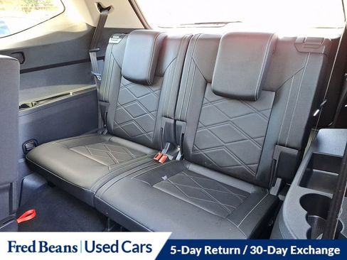 Certified 2025 Volkswagen Atlas SE image 12