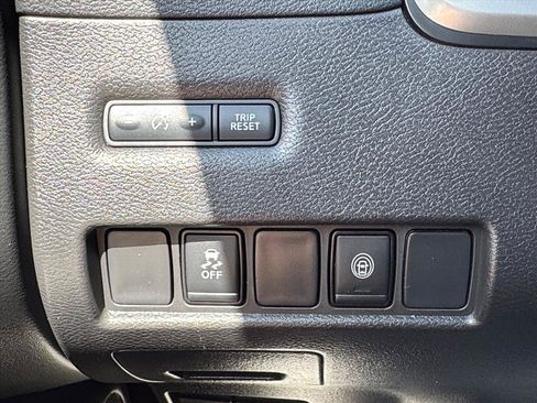 Used 2023 Nissan Murano SV AWD/4WD image 23