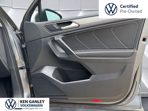 Used 2022 Volkswagen Tiguan SE w/ Panoramic Sunroof Package AWD/4WD image 23