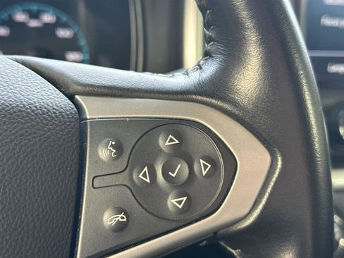 Used 2022 Chevrolet Colorado LT w/ LT Convenience Package image 24