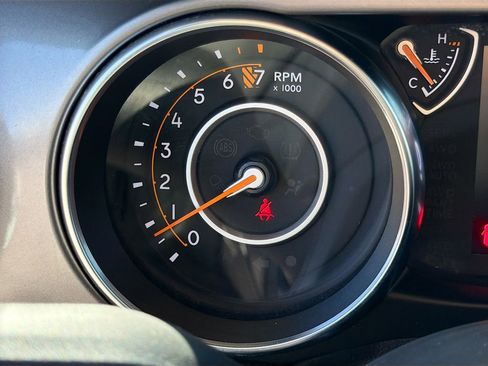 Used 2022 Jeep Wrangler Sport S image 39