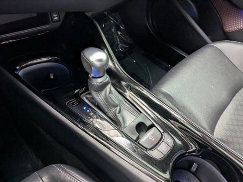 Used 2019 Toyota C-HR Limited FWD image 13