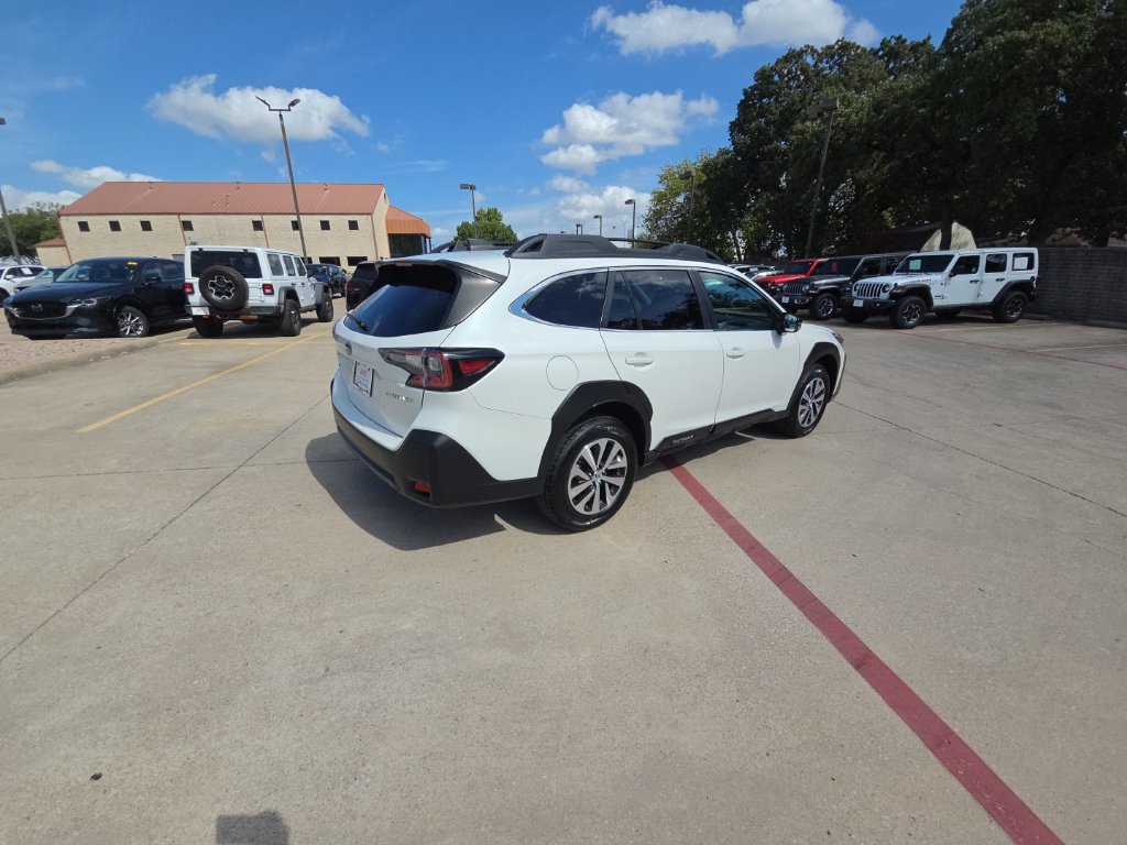 Used 2025 Subaru Outback Premium AWD/4WD image 7