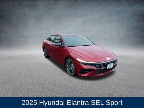 Used 2025 Hyundai Elantra Sport image 3