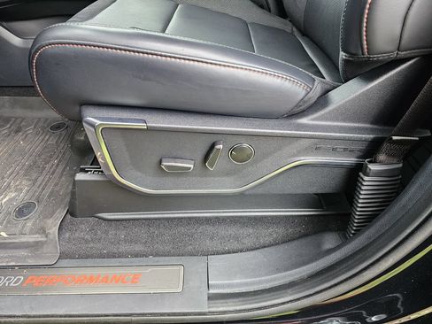 Used 2025 Ford F150 Raptor AWD/4WD image 17