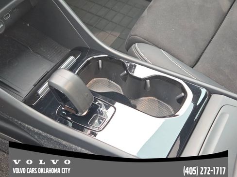 Certified 2023 Volvo C40 P8 Recharge Ultimate w/ Protection Package Premier AWD/4WD image 16