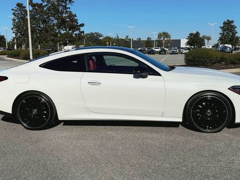 Used 2024 Mercedes-Benz CLE 300 4MATIC Coupe image 9