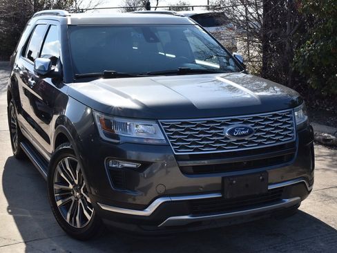Used 2019 Ford Explorer Platinum image 4