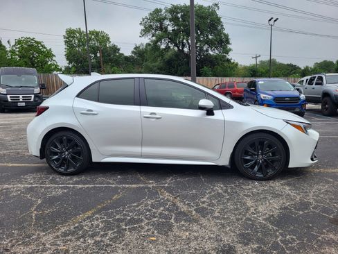 Used 2025 Toyota Corolla XSE FWD image 2