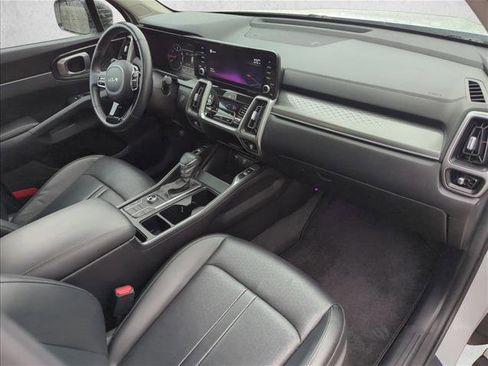 Used 2022 Kia Sorento S w/ Panoramic Sunroof Package FWD image 25
