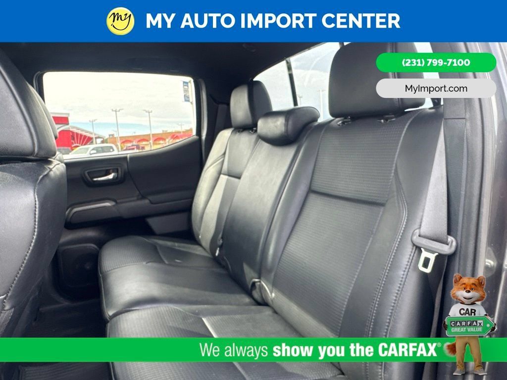 Used 2018 Toyota Tacoma TRD Sport AWD/4WD image 24