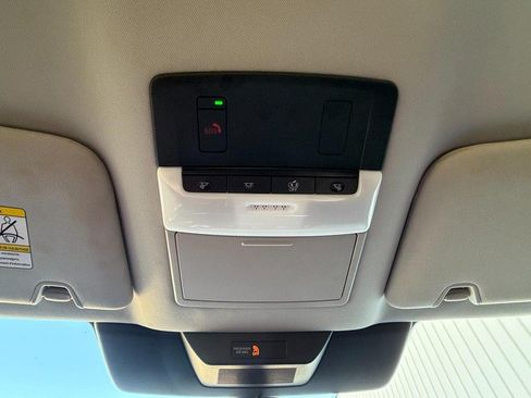 Used 2025 Nissan Pathfinder SL FWD image 51