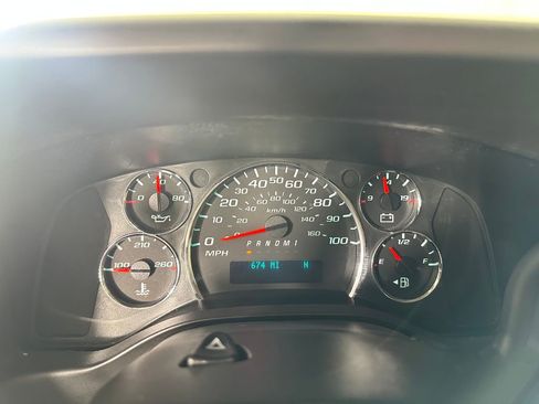 Used 2018 Chevrolet Express 3500 LT w/ LT Preferred Equipment Group RWD image 18