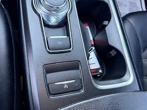 Used 2017 Ford Fusion SE w/ Equipment Group 201A FWD image 18