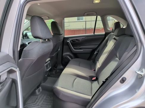 Used 2024 Toyota RAV4 LE AWD/4WD image 8