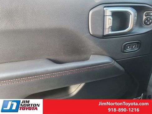 Used 2024 Jeep Wrangler Unlimited Rubicon image 25