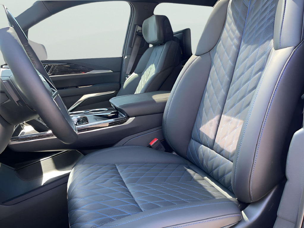 New 2025 Cadillac Escalade IQ Sport 1 w/ LPO, ONYX Package AWD/4WD image 13