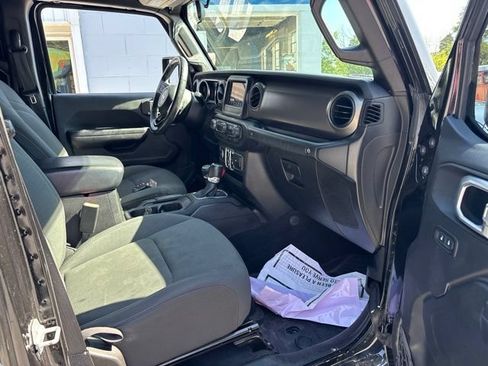 Used 2018 Jeep Wrangler Unlimited Sport S AWD/4WD image 8