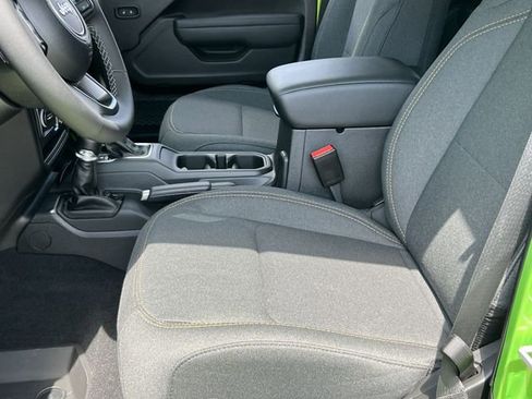 New 2025 Jeep Gladiator Sport AWD/4WD image 22