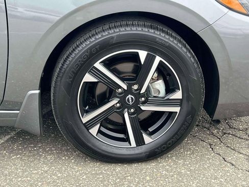 Certified 2025 Nissan Sentra SV image 9