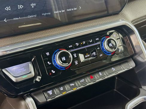 Used 2024 GMC Sierra 2500 Denali w/ Denali Reserve Package image 15