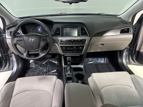 Used 2016 Hyundai Sonata Sport w/ Option Group 1V image 16