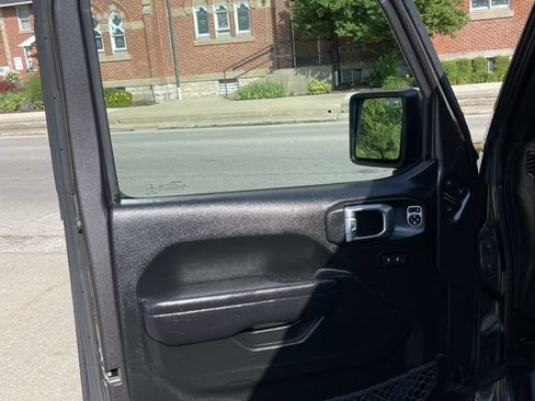 Used 2018 Jeep Wrangler Unlimited Sport S AWD/4WD image 6