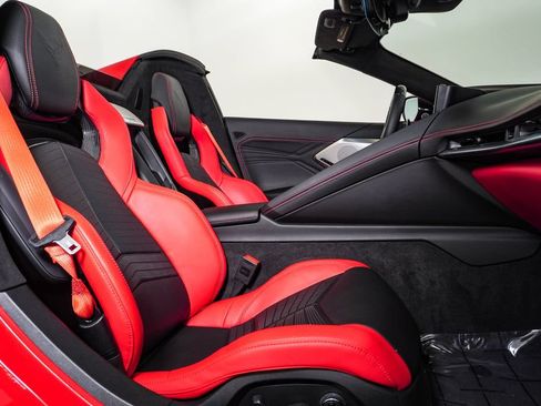 Used 2024 Chevrolet Corvette Z06 RWD image 21