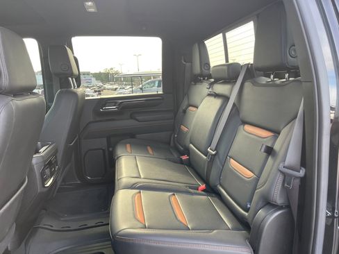 Used 2024 GMC Sierra 2500 AT4 w/ AT4 Preferred Package image 25