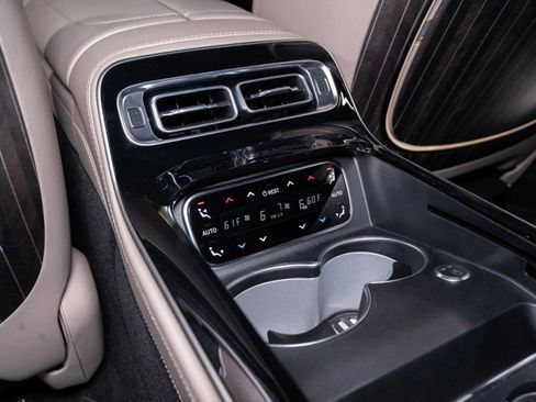 Used 2025 Mercedes-Benz Maybach S 680 4MATIC image 27