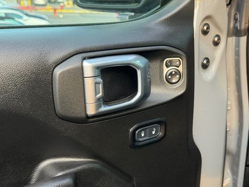 Used 2023 Jeep Wrangler 4WD High Altitude image 27