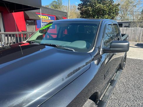 Used 2018 RAM 1500 Express w/ Black Ram 1500 Express Group image 4