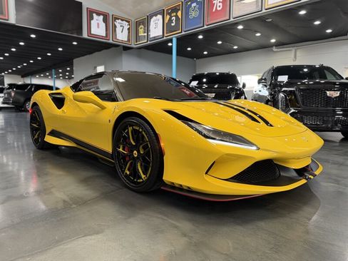 Used 2022 Ferrari F8 Tributo image 4