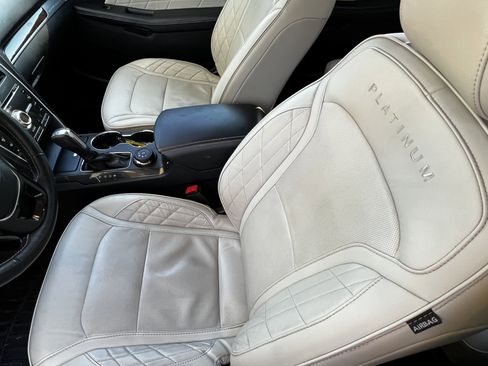 Used 2017 Ford Explorer Platinum image 16