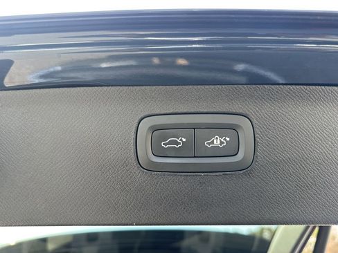 Used 2024 Volvo XC90 B6 Plus w/ Protection Package Premier image 33