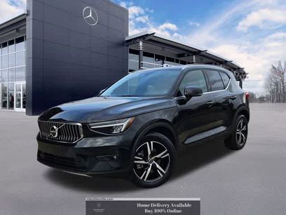 Used 2023 Volvo XC40 B5 Plus