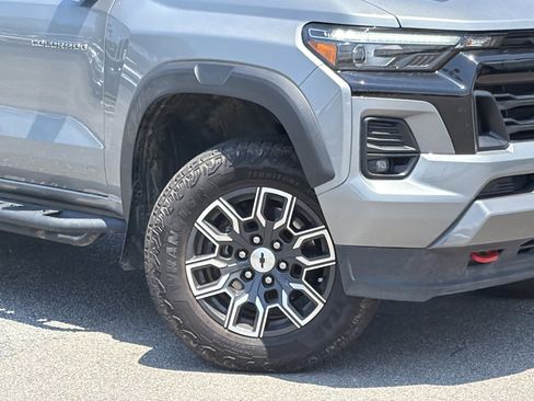 Used 2023 Chevrolet Colorado Z71 w/ Z71 Convenience Package 2 AWD/4WD image 3