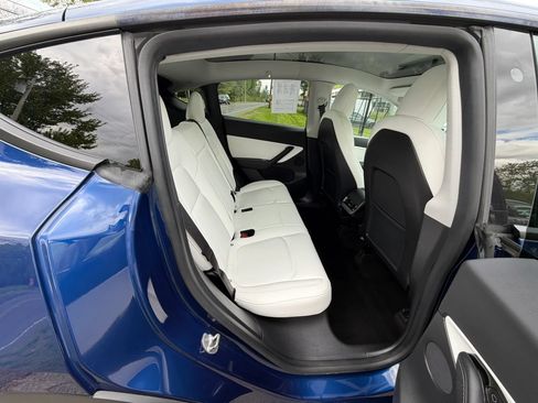Used 2020 Tesla Model Y Long Range AWD/4WD image 16