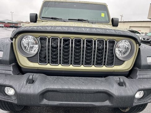 Used 2025 Jeep Wrangler Sport S image 30