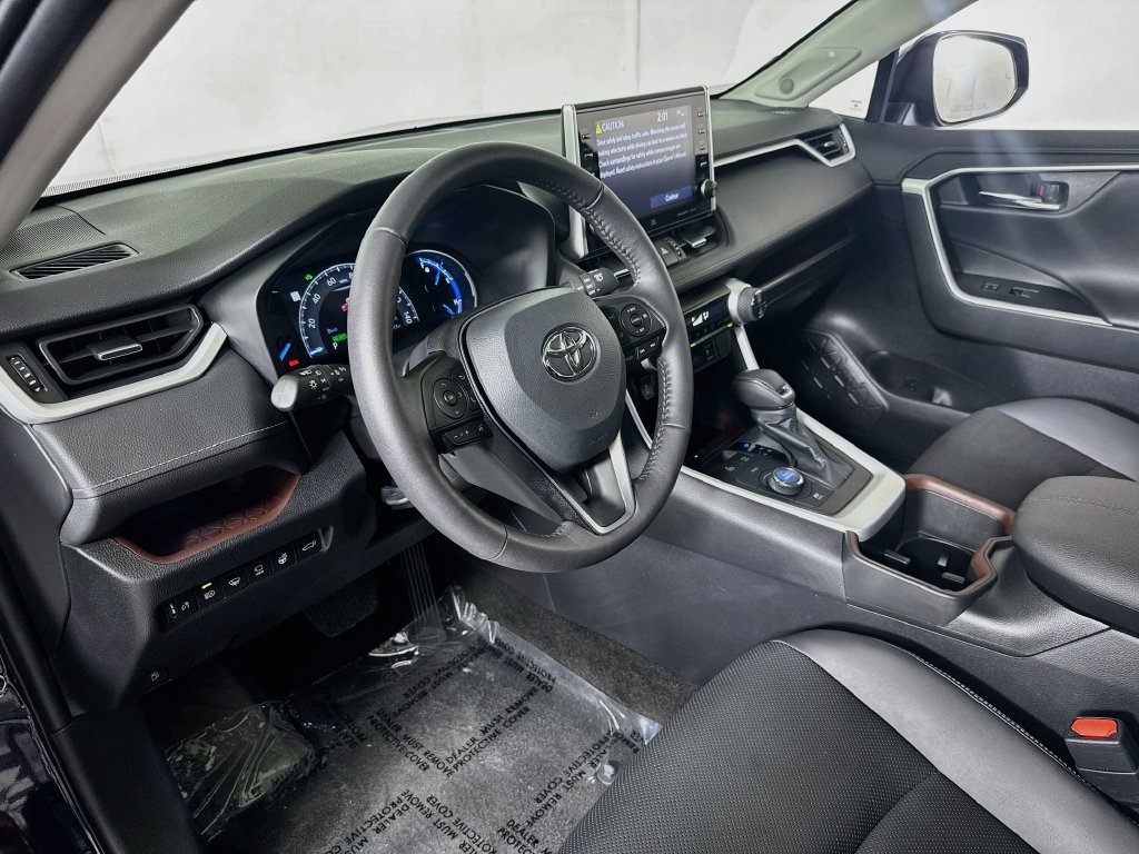Used 2022 Toyota RAV4 Limited AWD/4WD image 9