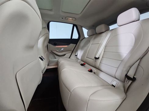 Used 2022 Mercedes-Benz GLC 300 4MATIC image 20