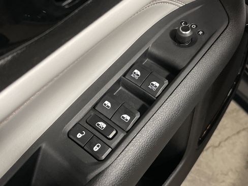 Used 2024 Jeep Compass Limited image 8