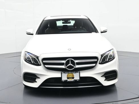 Used 2017 Mercedes-Benz E 300 4MATIC image 3