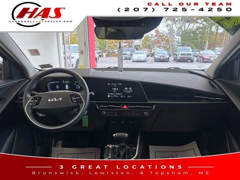 Used 2023 Kia Niro LX image 12